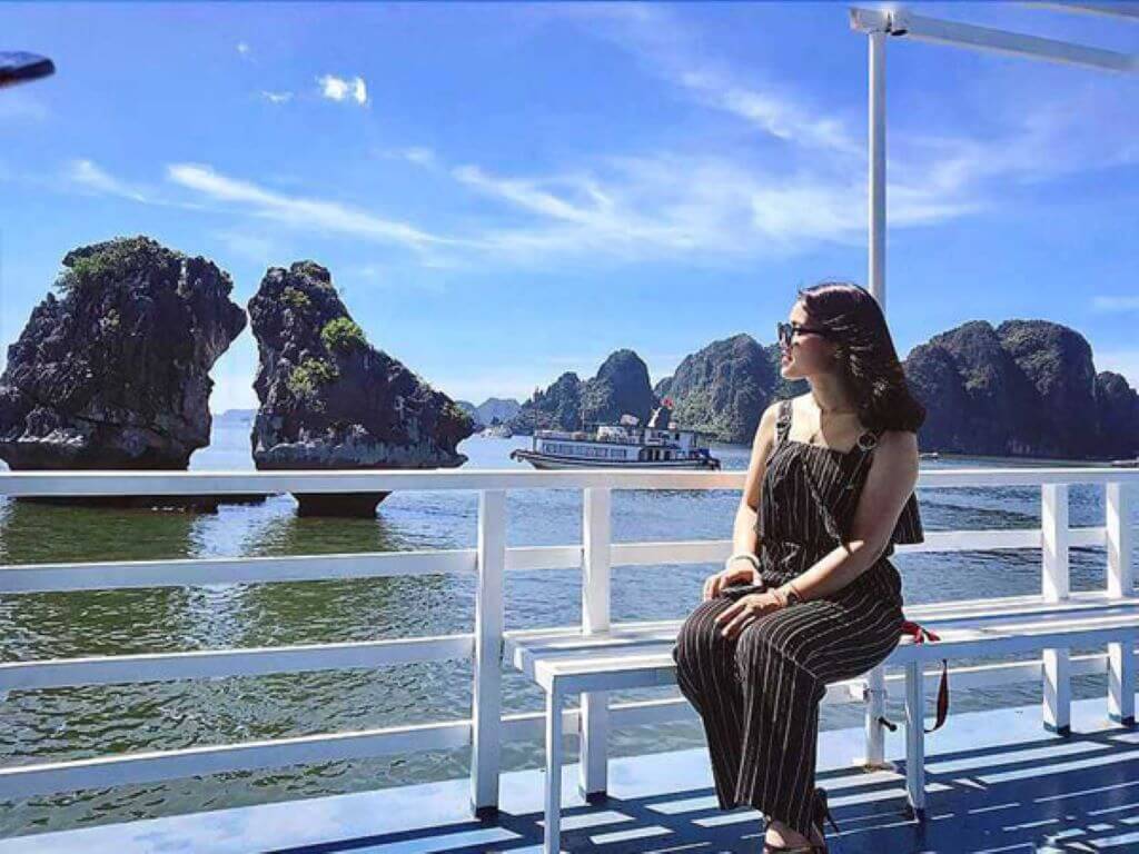 Kham-pha-nhung-diem-check-in-sieu-dep-o-ha-long-moi-nhat.jpg