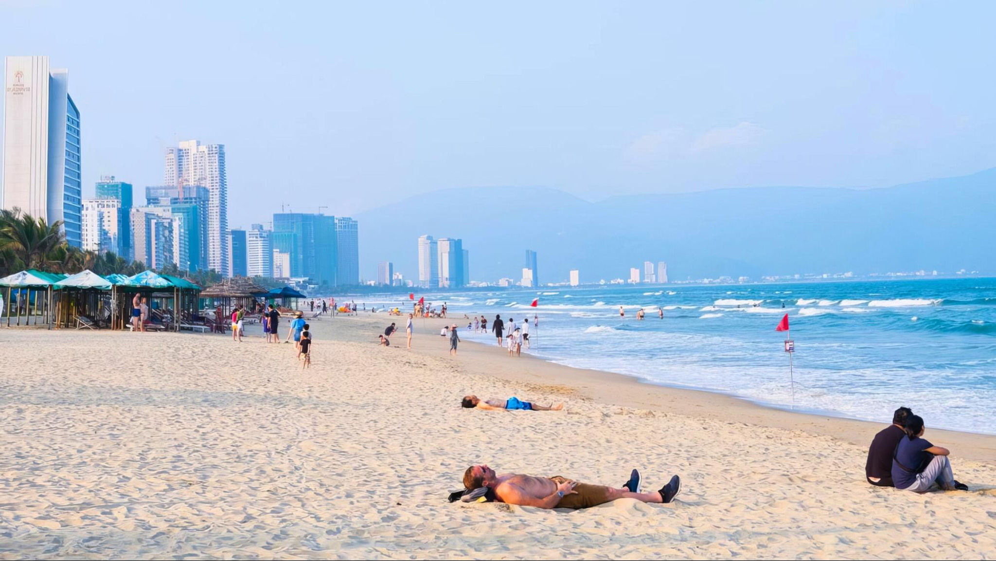 My Khe Beach is a popular destination among international tourists to relax